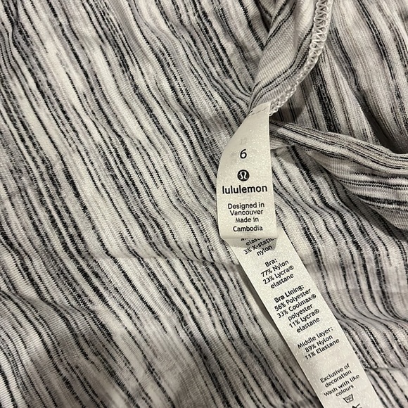 lululemon workout too with built in sports bra - Picture 3 of 3